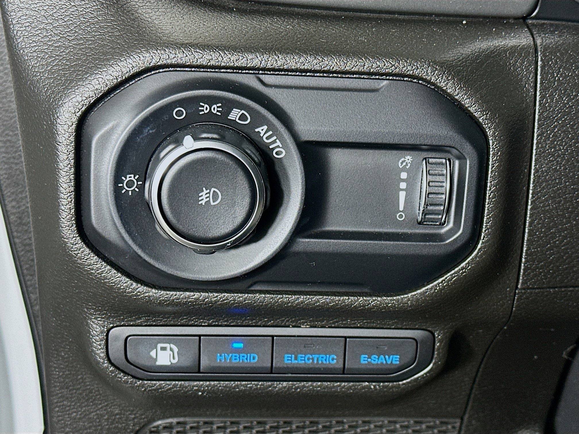 Used 2023 Jeep Wrangler Unlimited w/ Cold Weather Group AWD/4WD image 17