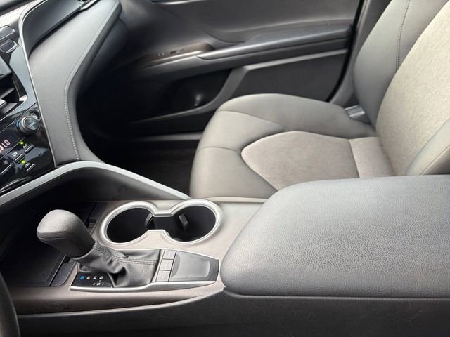 Used 2022 Toyota Camry LE image 25