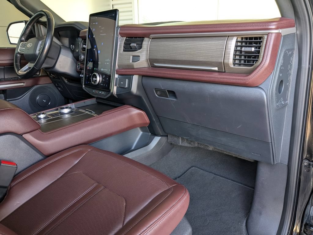 Used 2023 Ford Expedition Limited AWD/4WD image 32