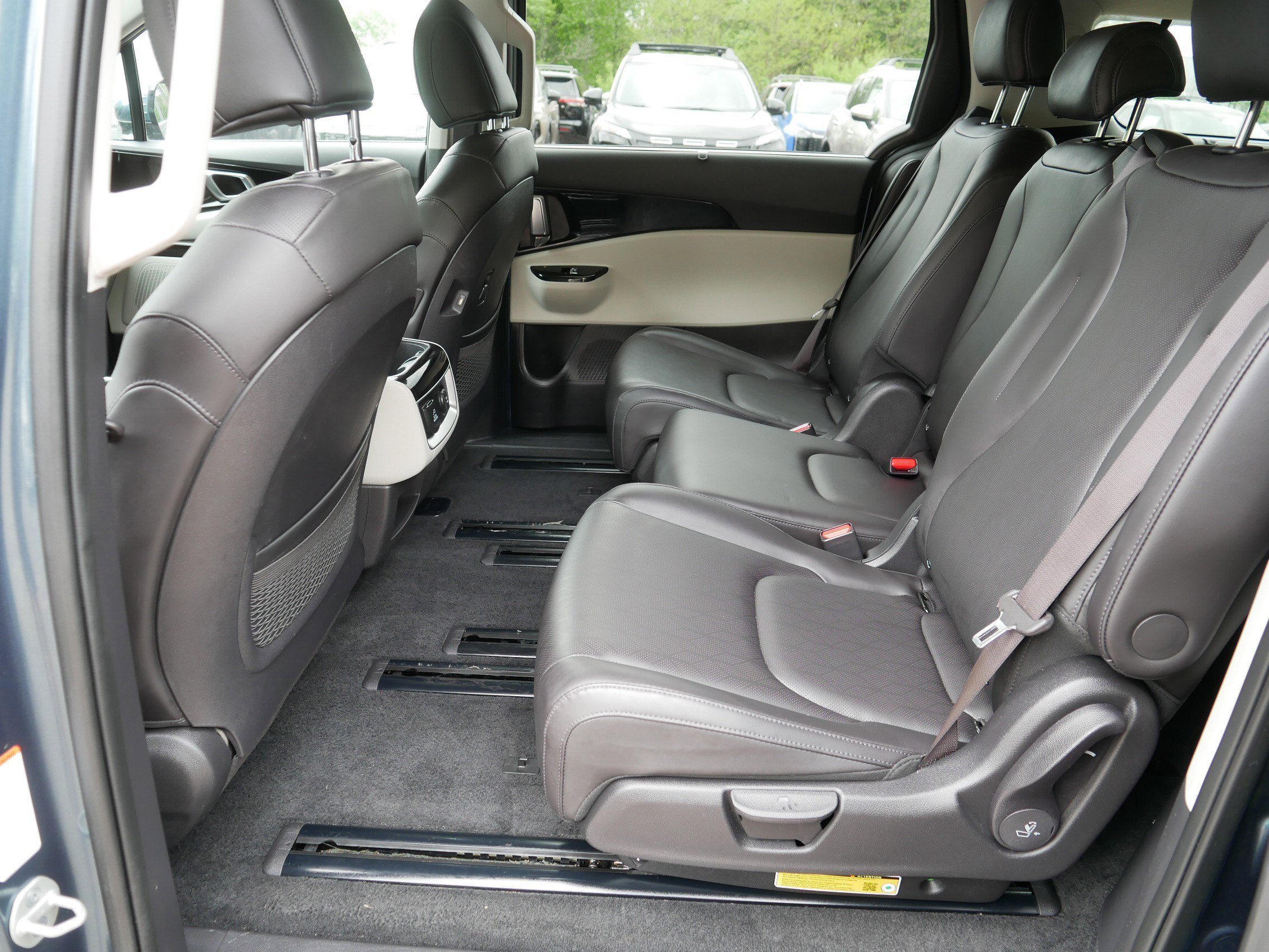 Used 2024 Kia Carnival SX FWD image 36