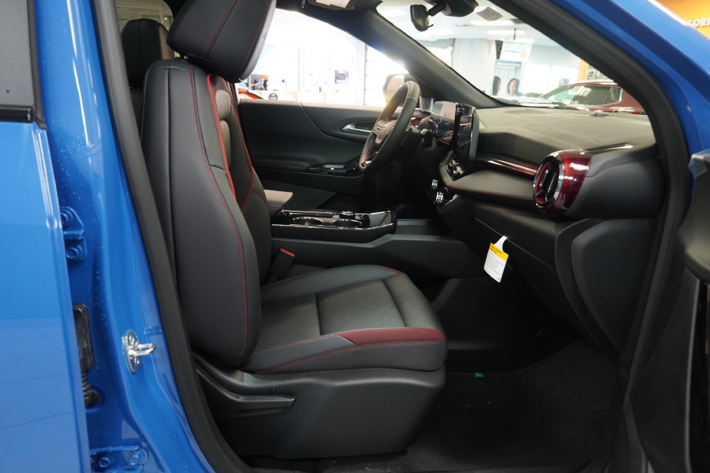 New 2027 Chevrolet Equinox RS w/ LPO, Floor Liner Package AWD/4WD image 25