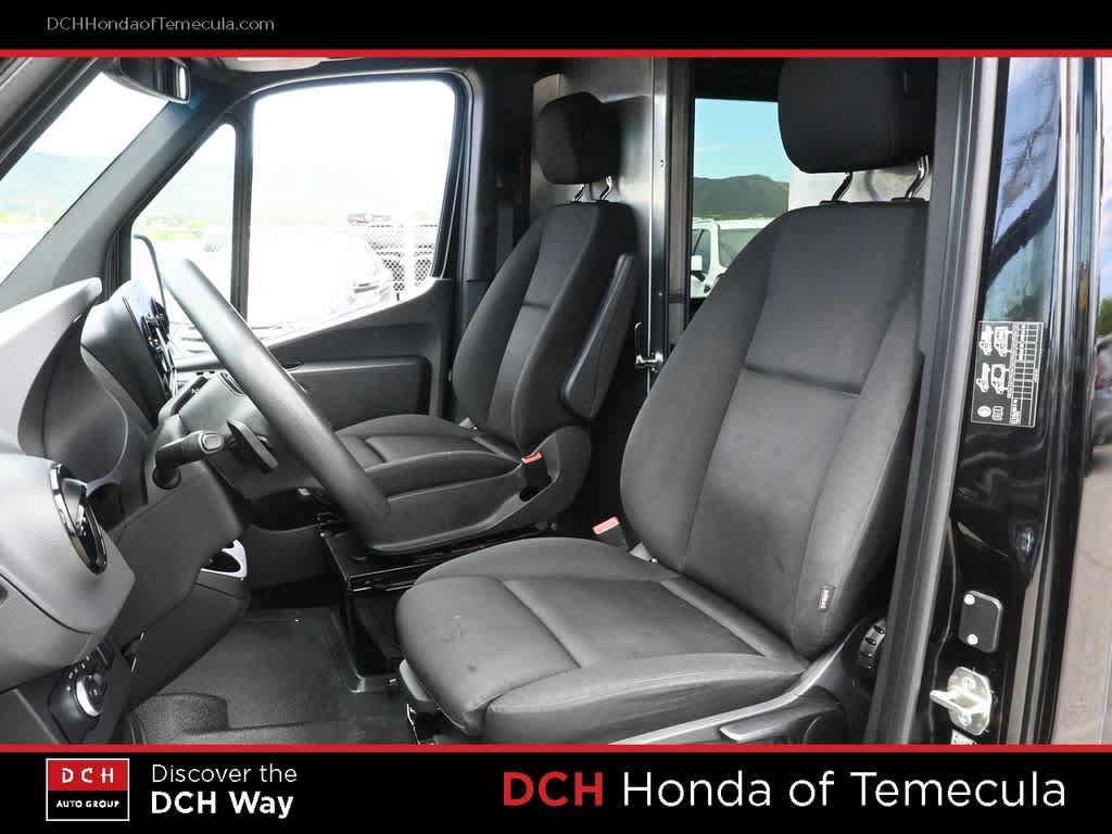 Used 2020 Mercedes-Benz Sprinter 3500 w/ Windows All Around Package image 18
