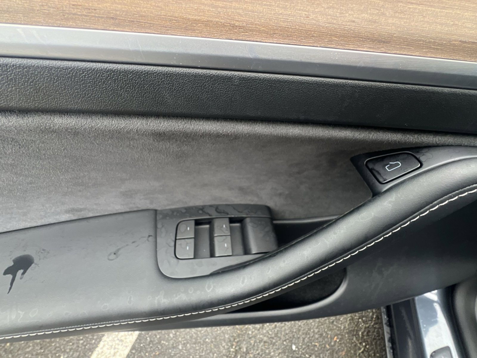 Used 2023 Tesla Model Y Long Range AWD/4WD image 23