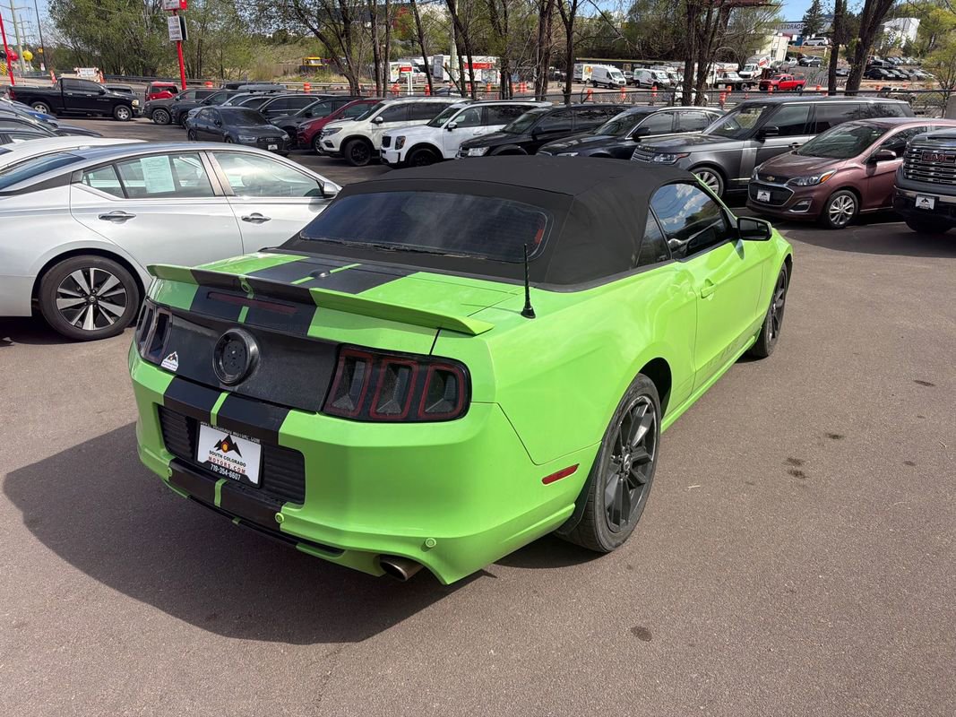 Used 2013 Ford Mustang GT Premium w/ Electronics Pkg RWD image 7