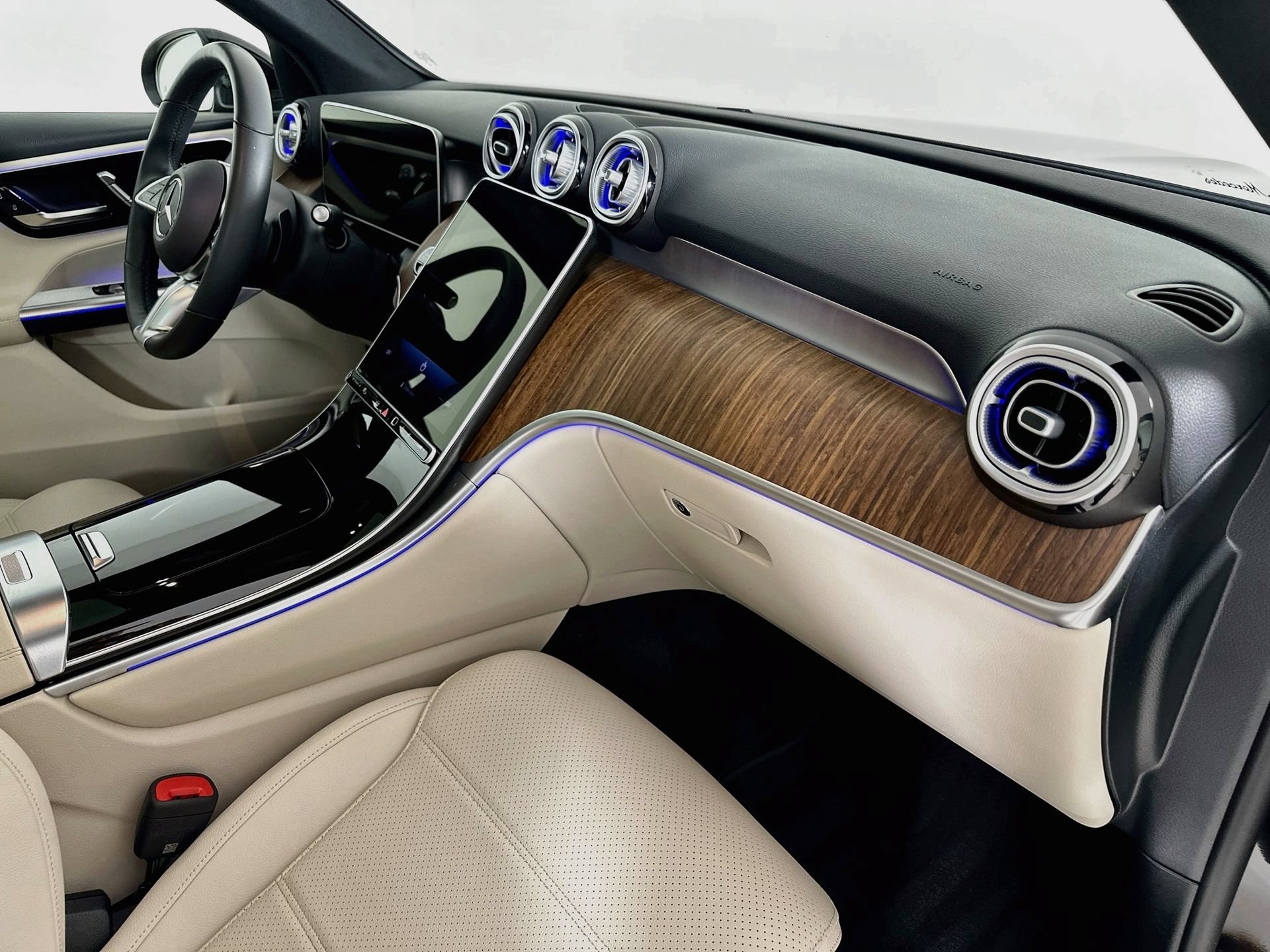 Certified 2026 Mercedes-Benz GLC 300 4MATIC image 32