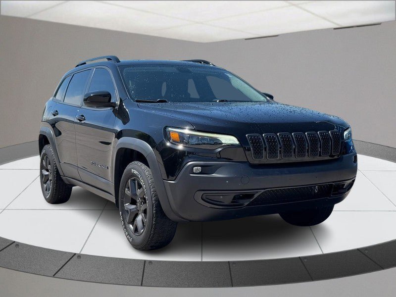 Used 2020 Jeep Cherokee Latitude AWD/4WD image 2