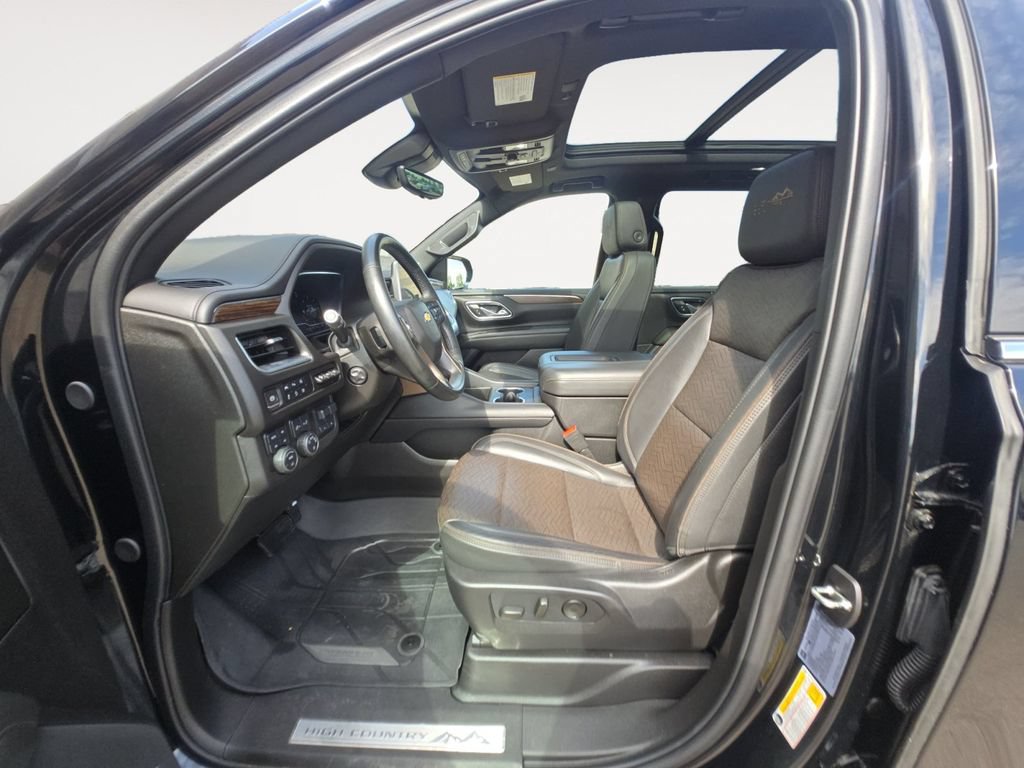 Certified 2024 Chevrolet Suburban High Country AWD/4WD image 10