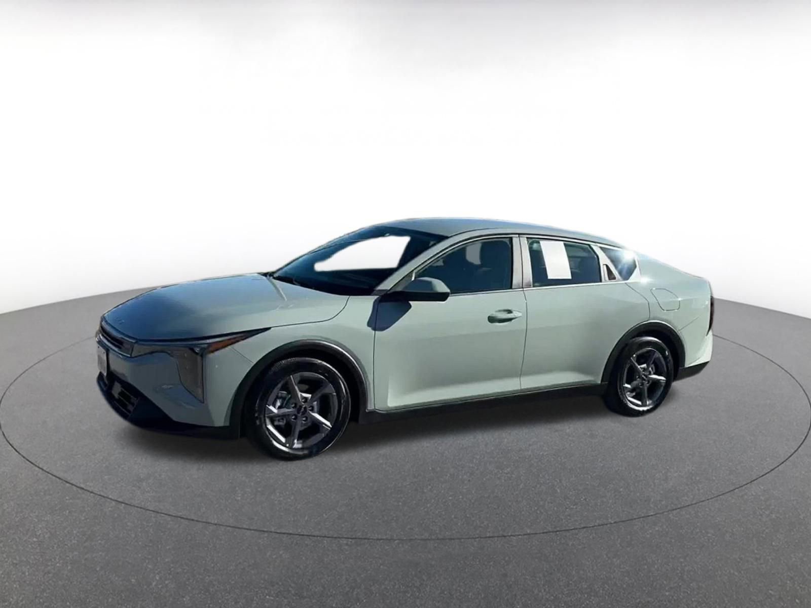 Used 2025 Kia K4 LXS image 8