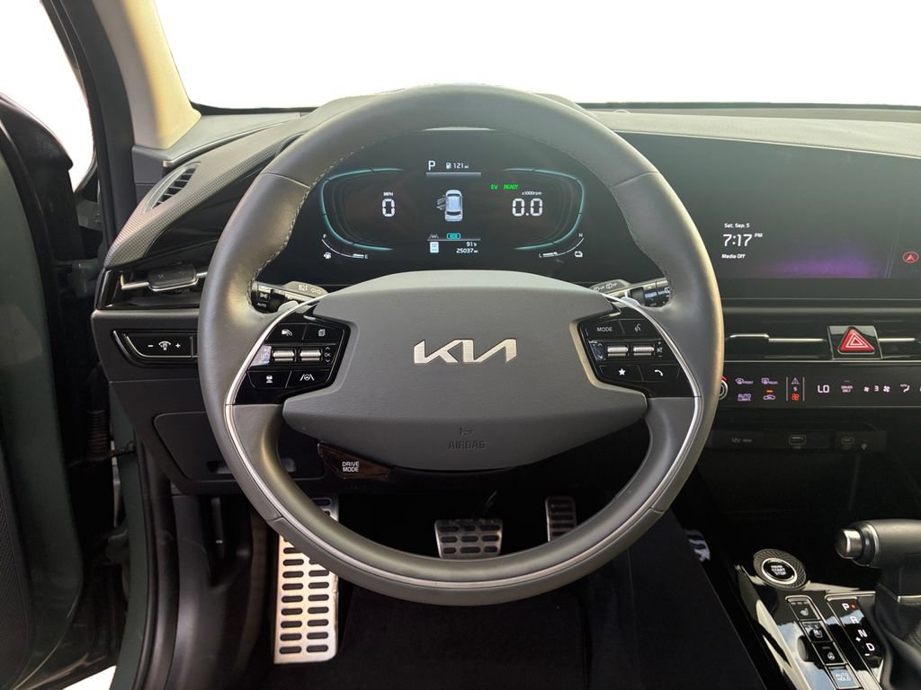 Used 2024 Kia Niro SX Touring FWD image 12