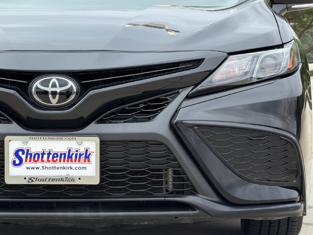 Used 2023 Toyota Camry SE FWD image 8
