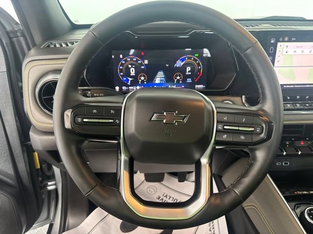 Used 2024 Chevrolet Colorado ZR2 w/ ZR2 Convenience Package III AWD/4WD image 3