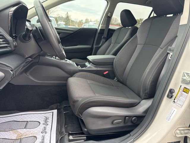 Used 2025 Subaru Outback Premium w/ Popular Package #1A image 10