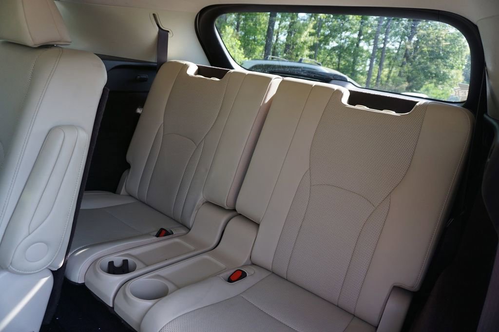 Used 2020 Lexus RX 350L Premium w/ Premium Package image 15