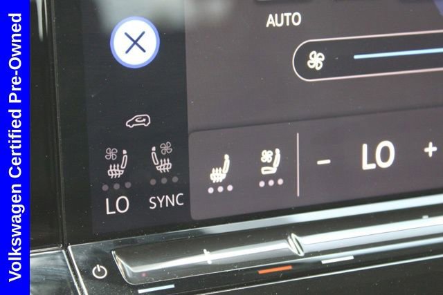 Used 2025 Volkswagen Atlas Cross Sport SEL R-Line AWD/4WD image 41