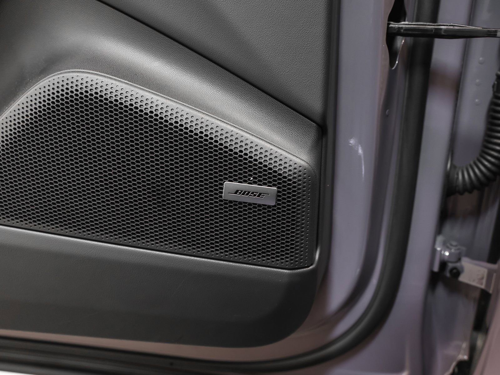 Certified 2025 Porsche Macan 4 Electric image 48