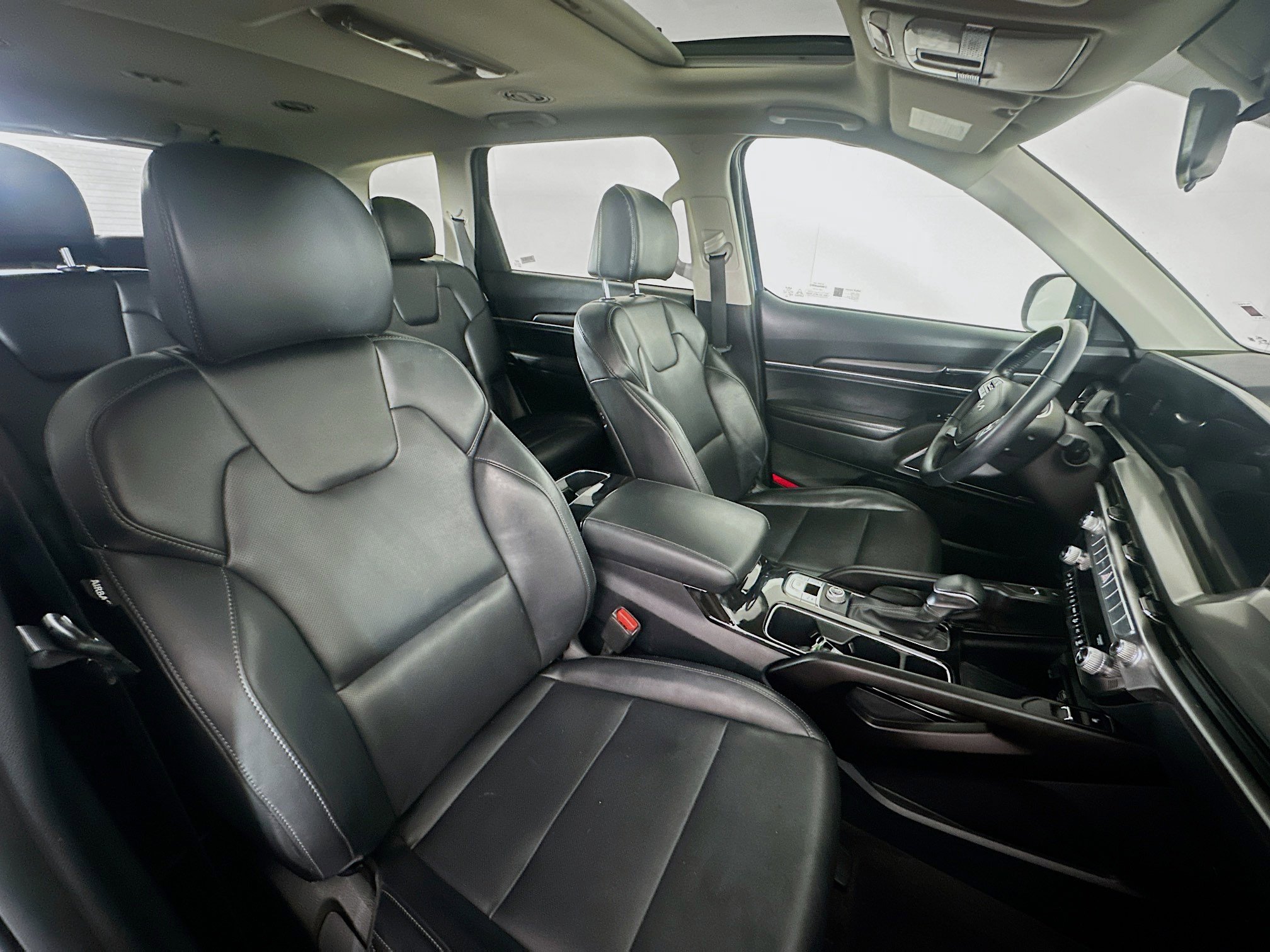 Used 2025 Kia Telluride S FWD image 33