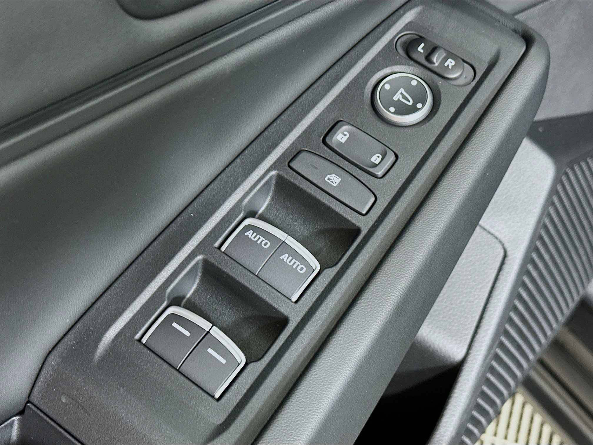 Used 2025 Honda Accord SE image 17