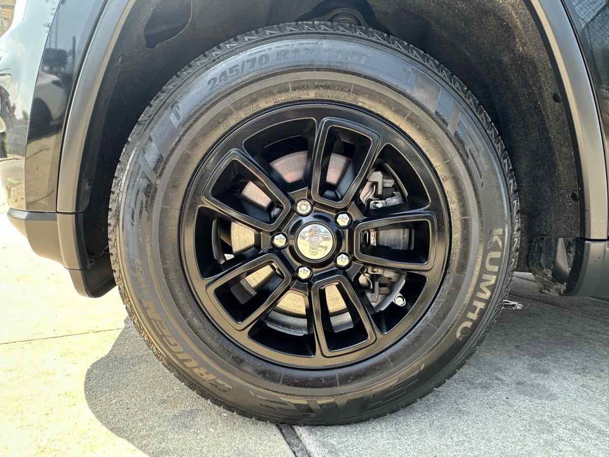 Used 2019 Jeep Grand Cherokee Laredo RWD image 9