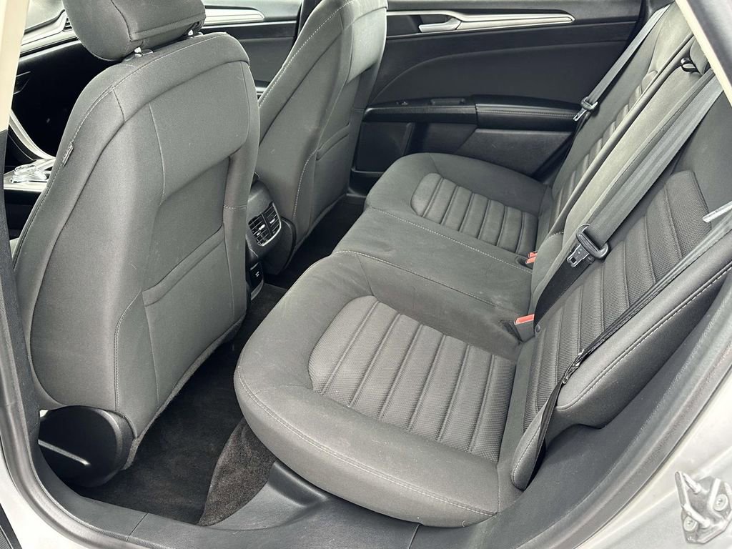 Used 2018 Ford Fusion SE image 13
