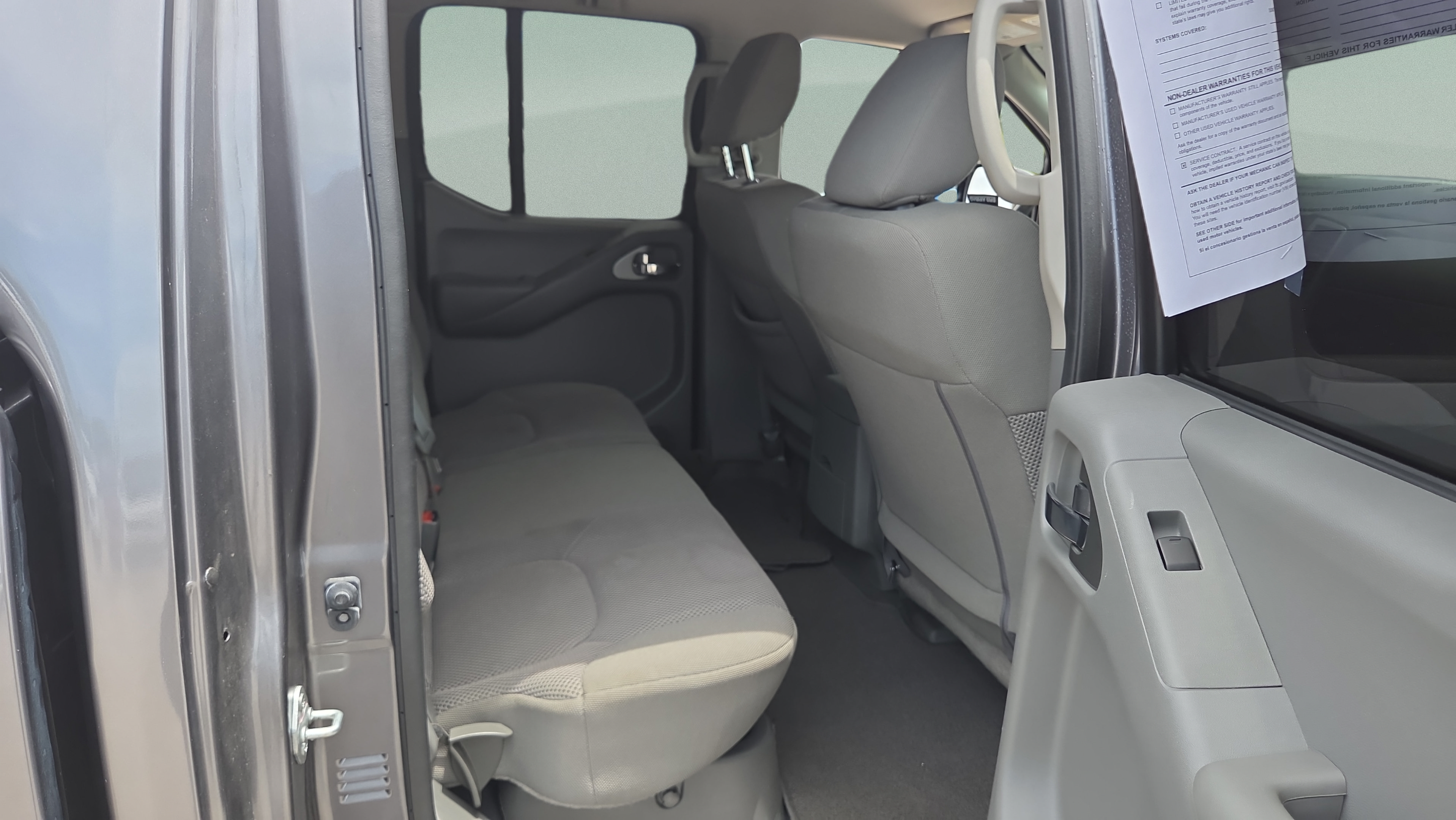 Used 2021 Nissan Frontier SV w/ Midnight Edition Floor Mats RWD image 15