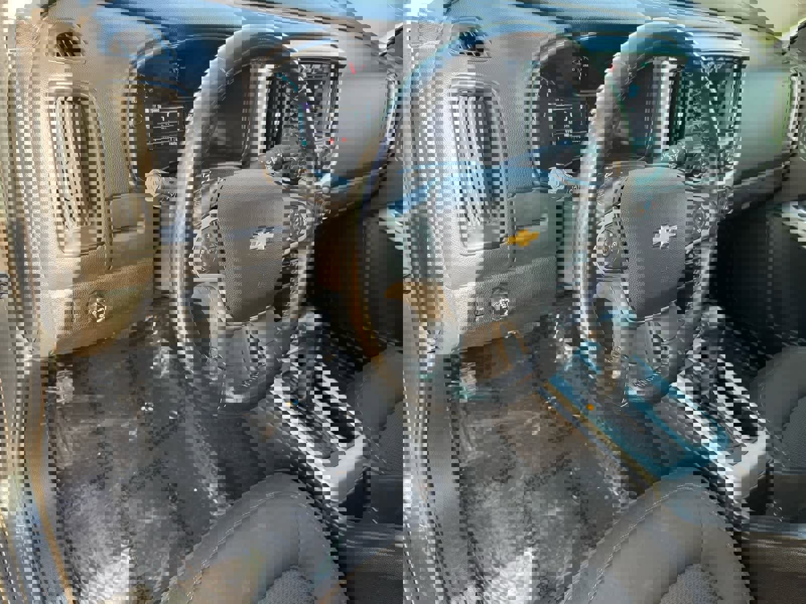 Used 2017 Chevrolet Colorado LT w/ LT Convenience Package image 2