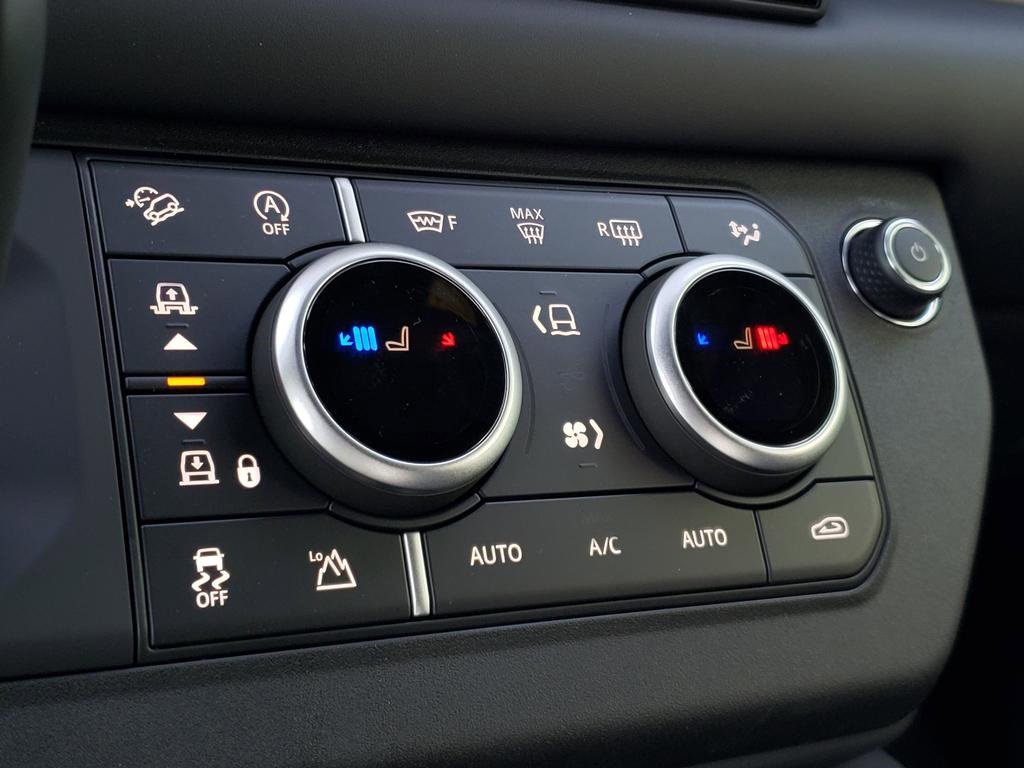 New 2025 Land Rover Defender 130 X-Dynamic SE image 22