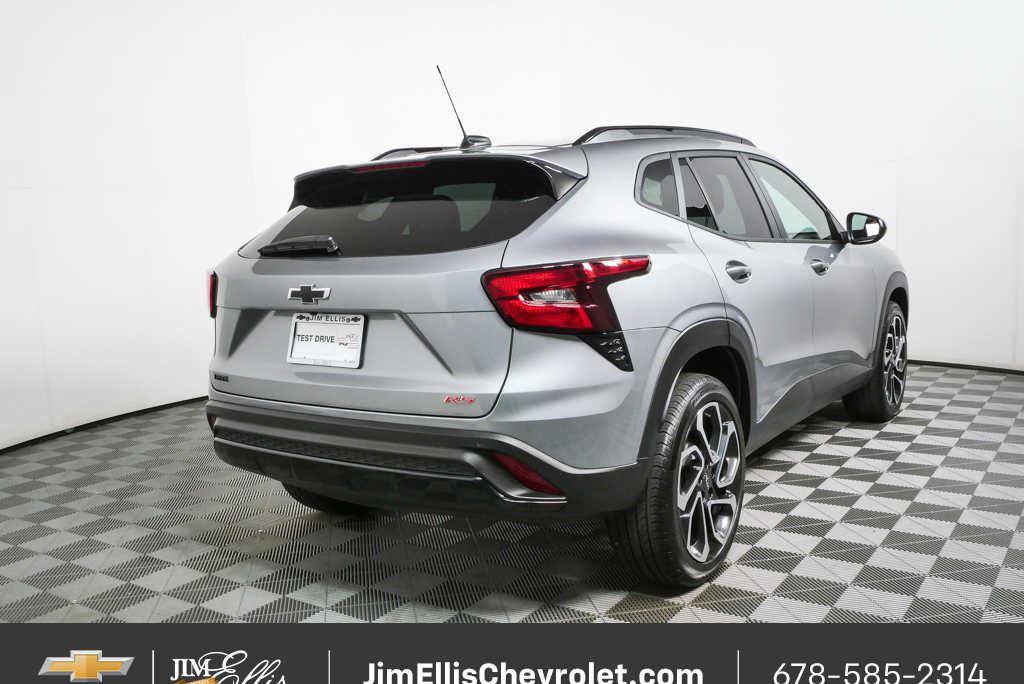 Certified 2026 Chevrolet Trax RS w/ Driver Confidence Package FWD image 3