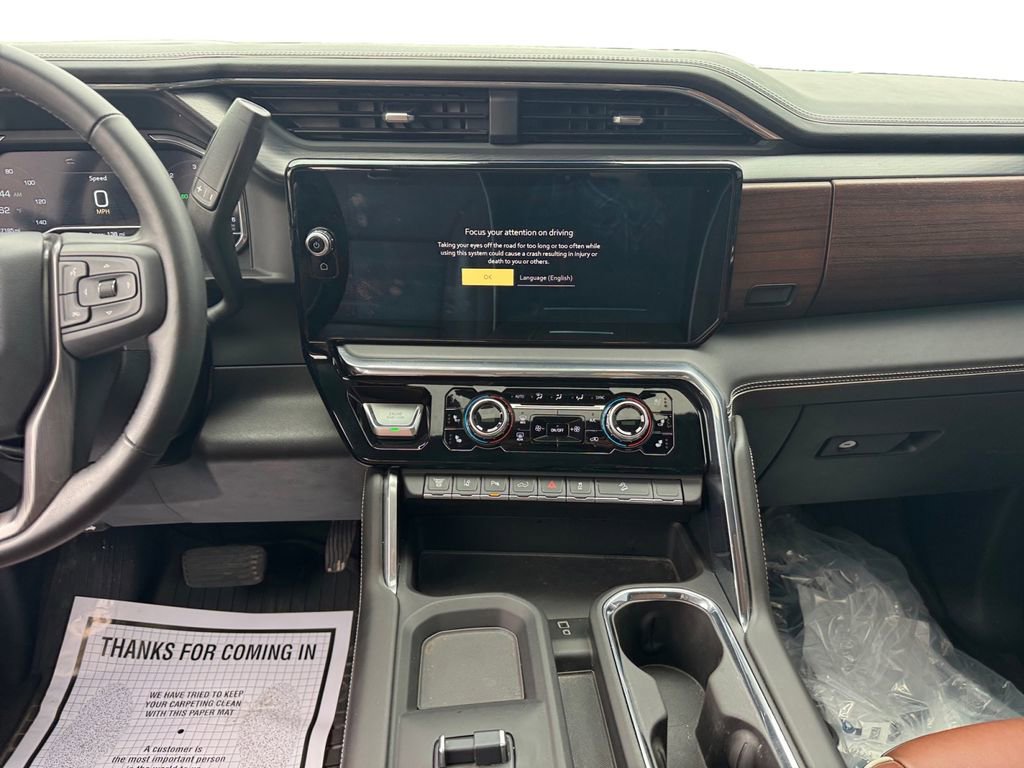 Used 2025 GMC Sierra 2500 Denali Ultimate image 13