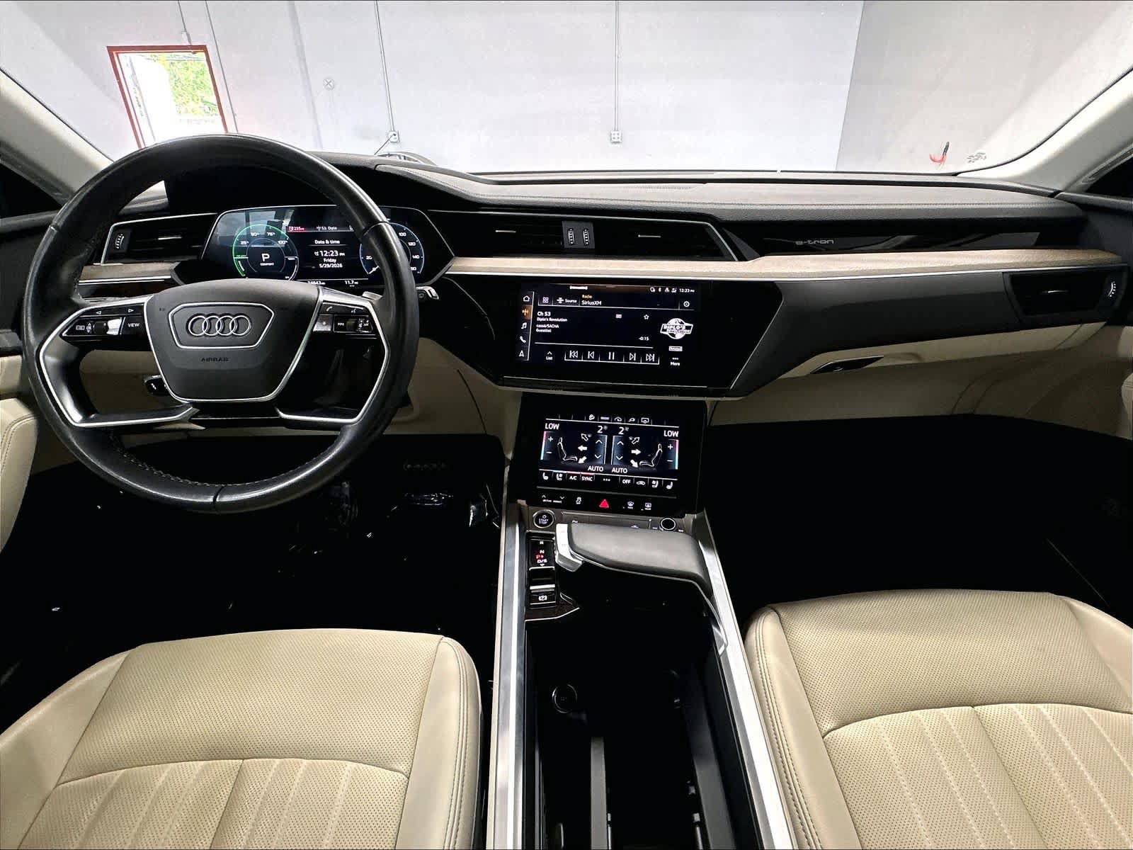Used 2024 Audi Q8 e-tron Premium Plus w/ Premium Plus Package AWD/4WD image 16