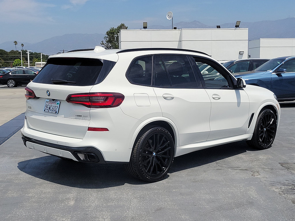 Used 2023 BMW X5 sDrive40i w/ M Sport Package RWD image 3