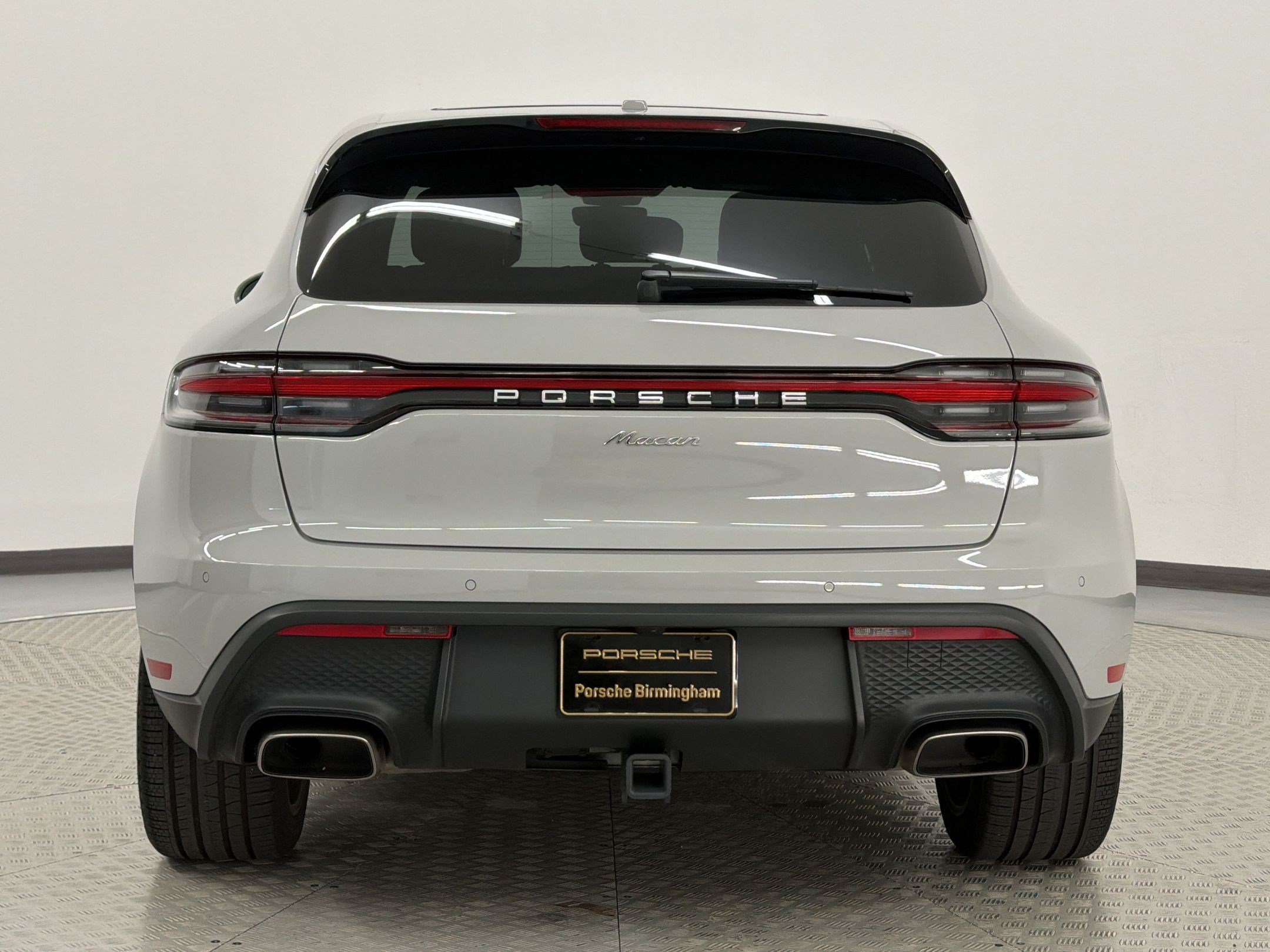 Used 2026 Porsche Macan AWD/4WD image 9