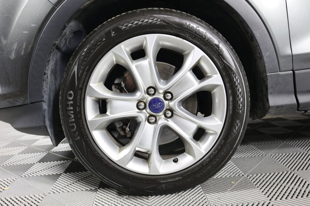 Used 2016 Ford Escape Titanium image 9