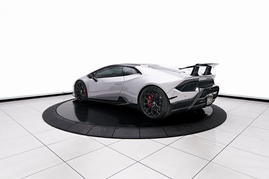 Used 2018 Lamborghini Huracan Performante image 14