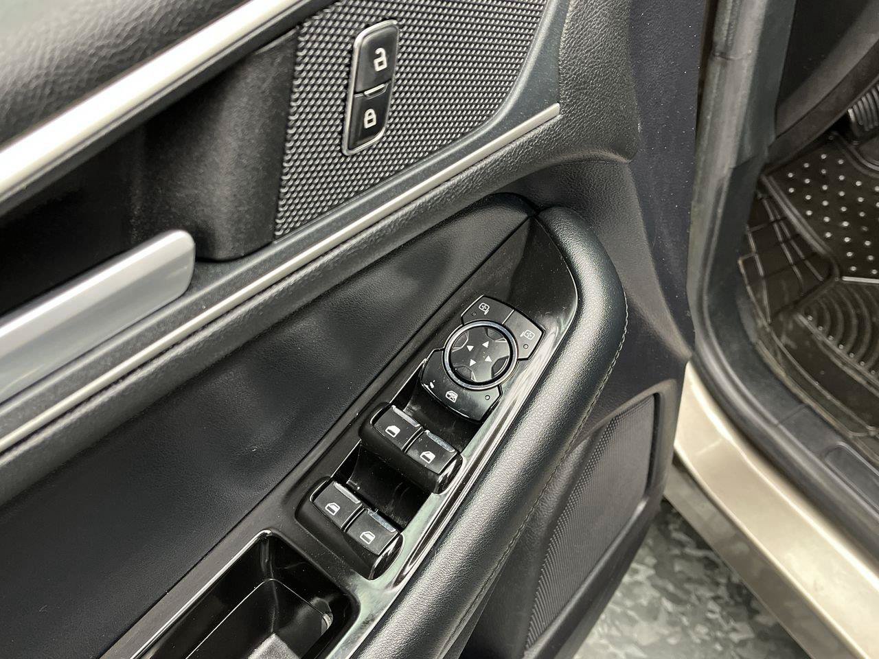 Used 2019 Ford Edge SEL w/ Equipment Group 201A AWD/4WD image 9