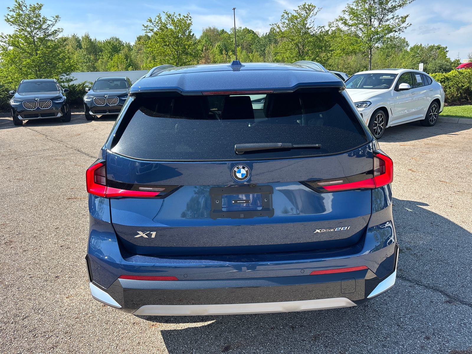Used 2025 BMW X1 xDrive28i AWD/4WD image 6