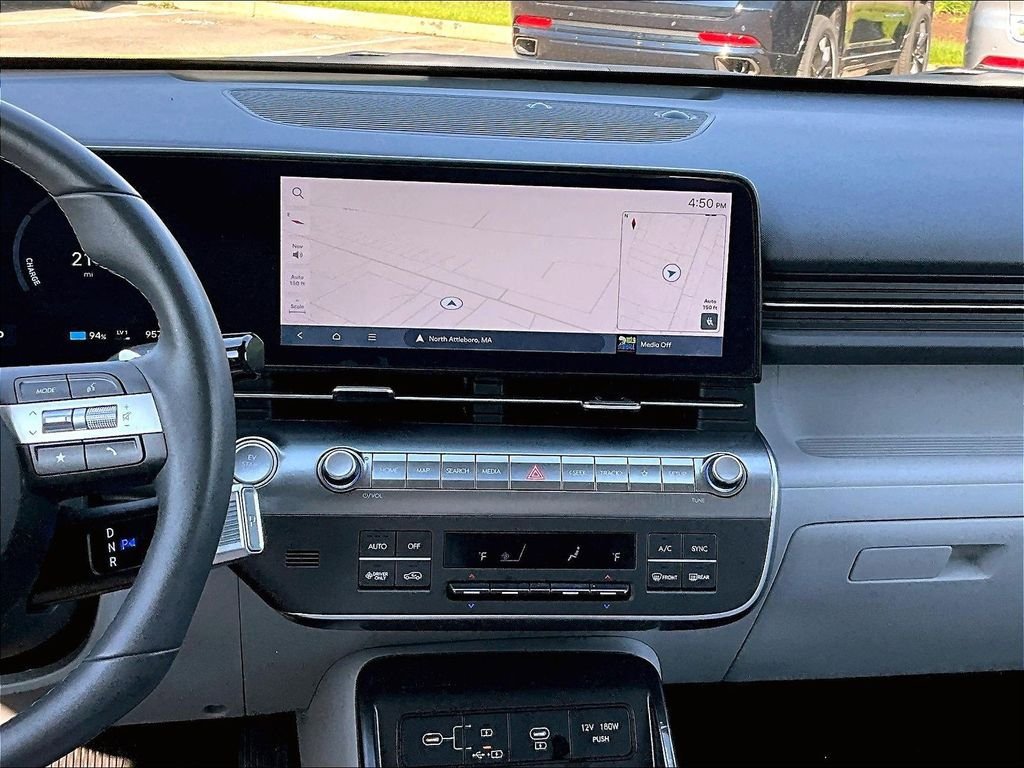 Used 2024 Hyundai Kona SEL FWD image 18