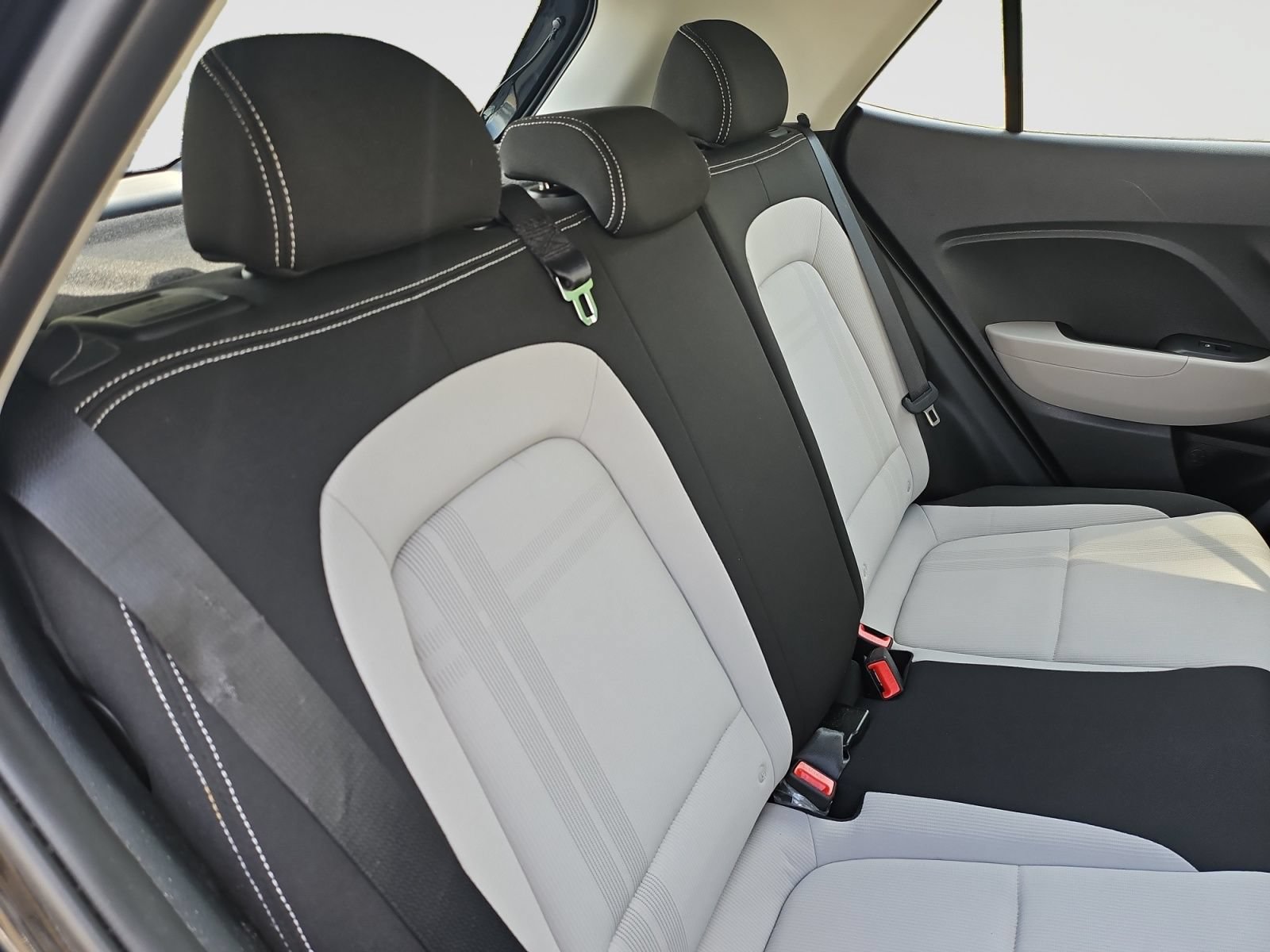 Used 2022 Hyundai Venue SEL FWD image 39