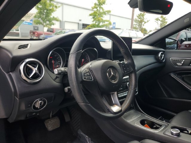 Used 2018 Mercedes-Benz GLA 250 4MATIC image 19