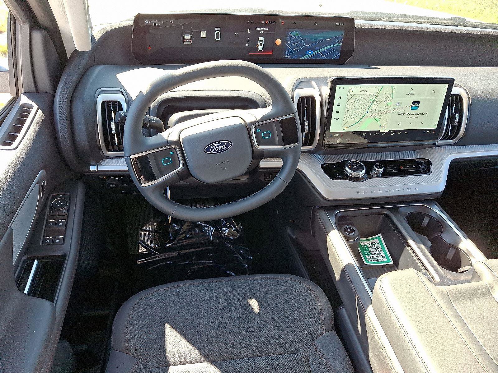 New 2025 Ford Expedition Active image 8