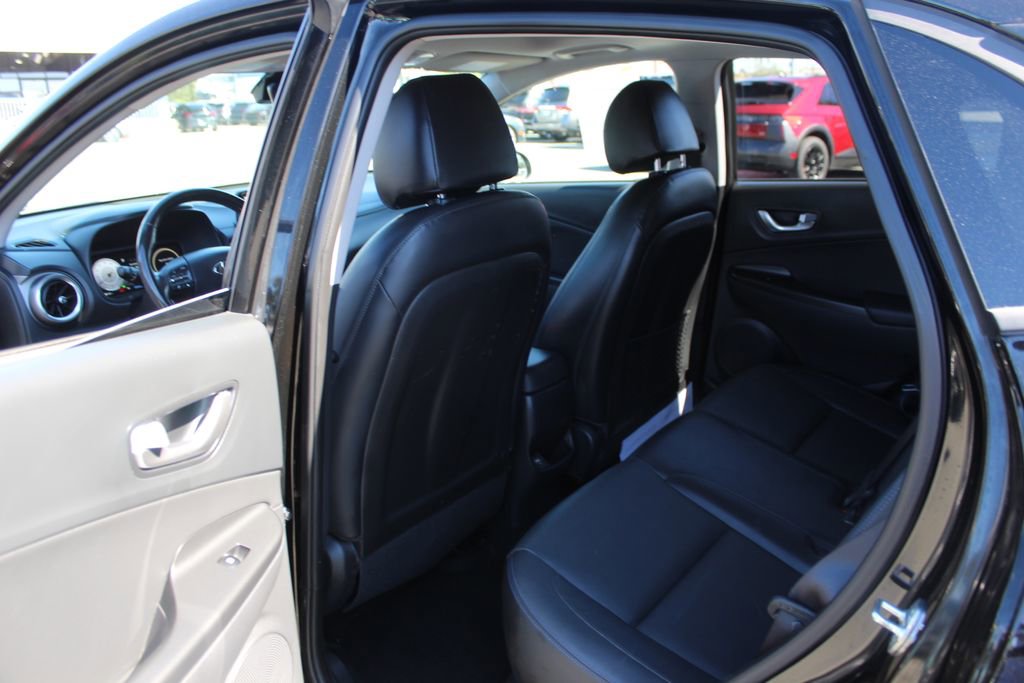Used 2023 Hyundai Kona Limited image 17