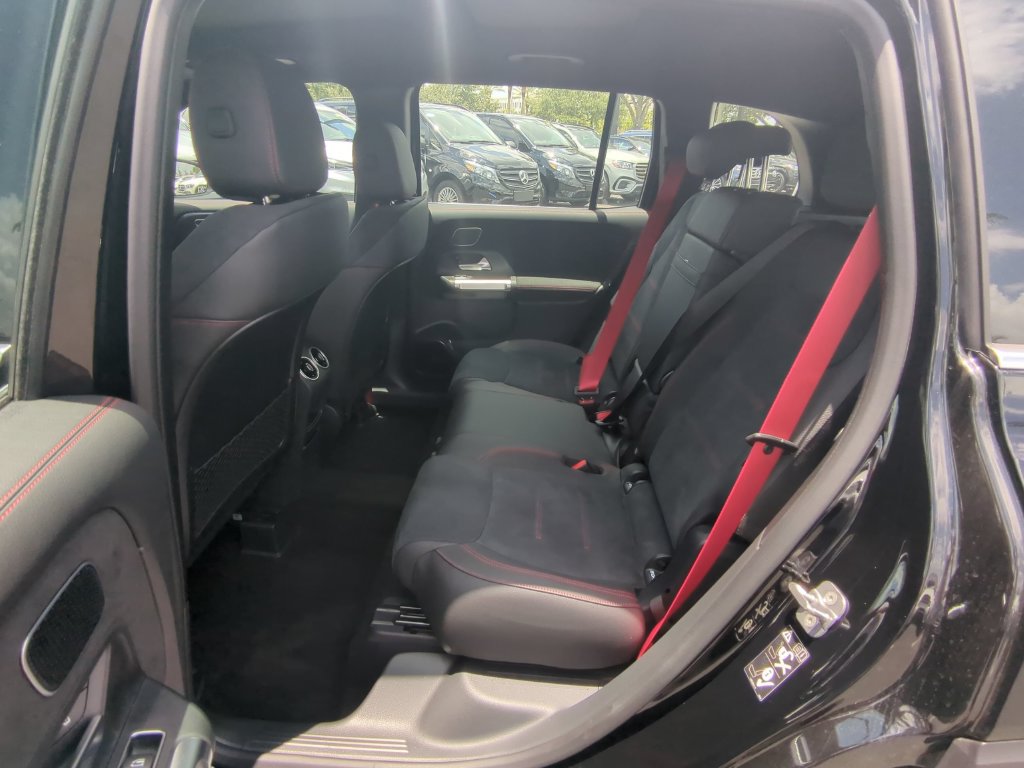 Used 2024 Mercedes-Benz GLB 35 AMG 4MATIC image 5