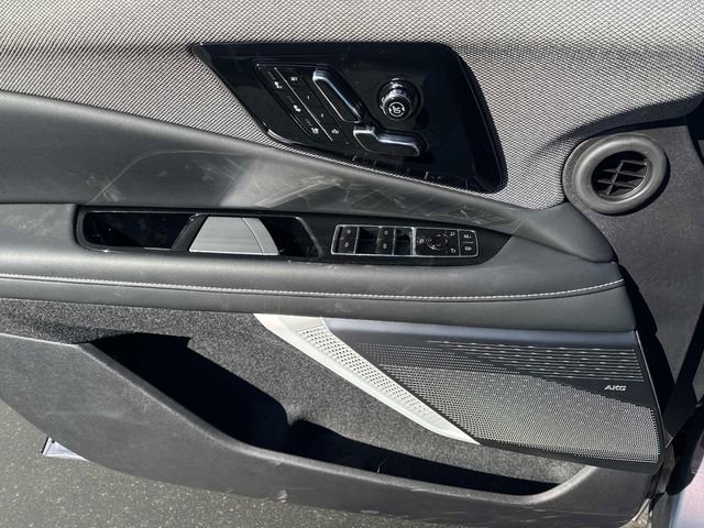 New 2026 Cadillac Optiq Luxury 2 image 15