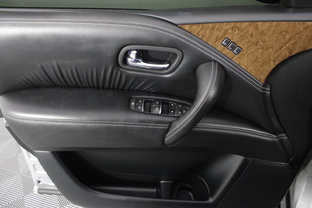 Used 2017 INFINITI QX80 4WD image 14