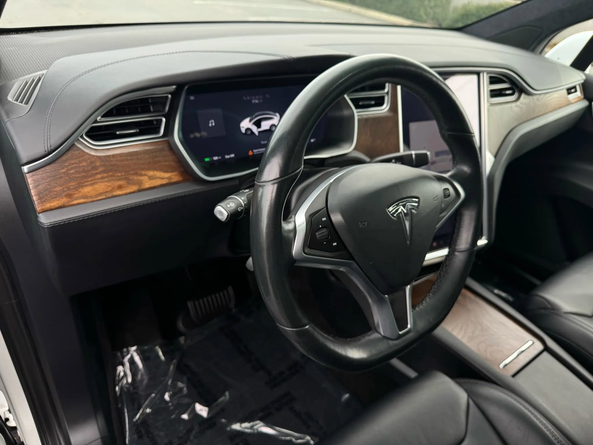 Used 2017 Tesla Model X 75D image 43