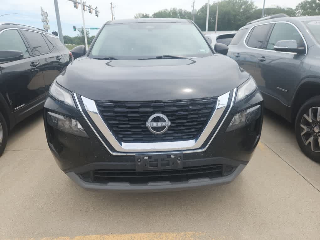 Used 2023 Nissan Rogue S AWD/4WD image 2