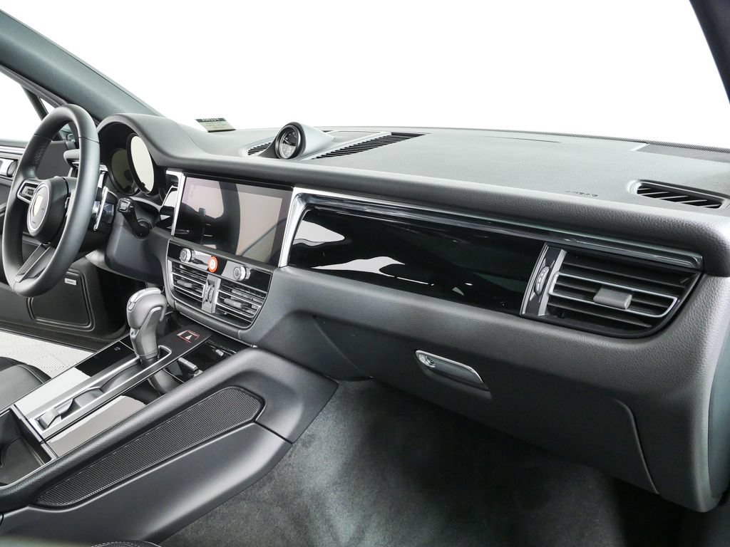 New 2026 Porsche Macan AWD/4WD image 26