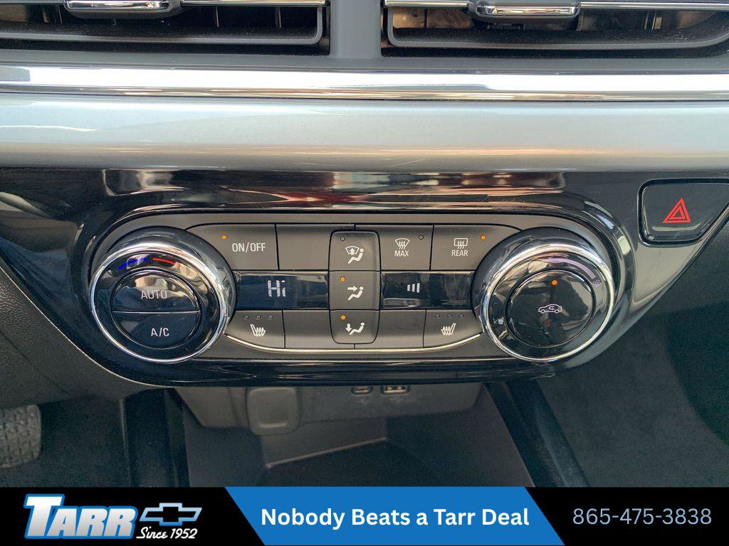 Used 2025 Chevrolet Trax LT w/ LT Convenience Package FWD image 16