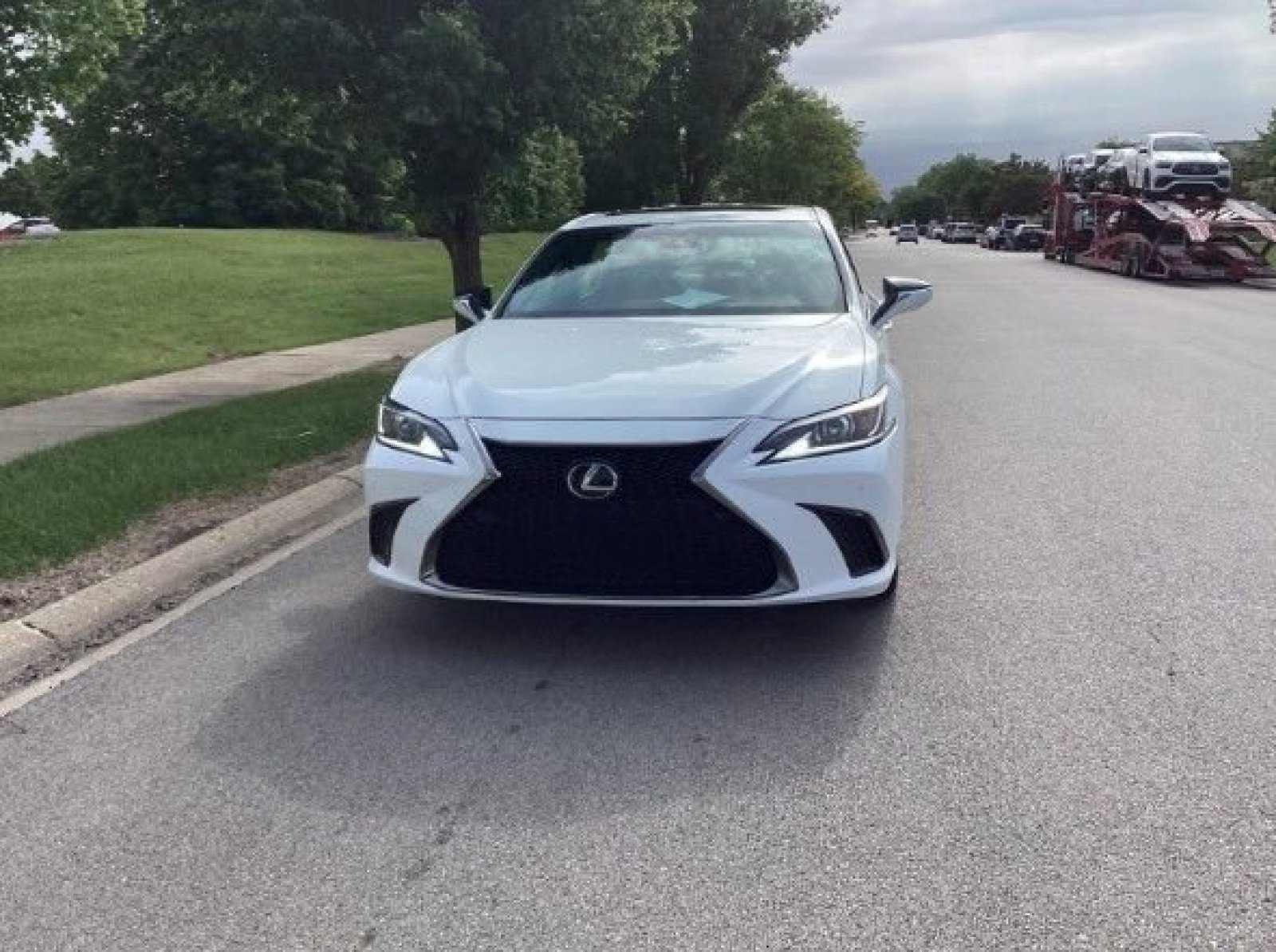Used 2020 Lexus ES 350 F Sport w/ Accessory Package 2 FWD image 4