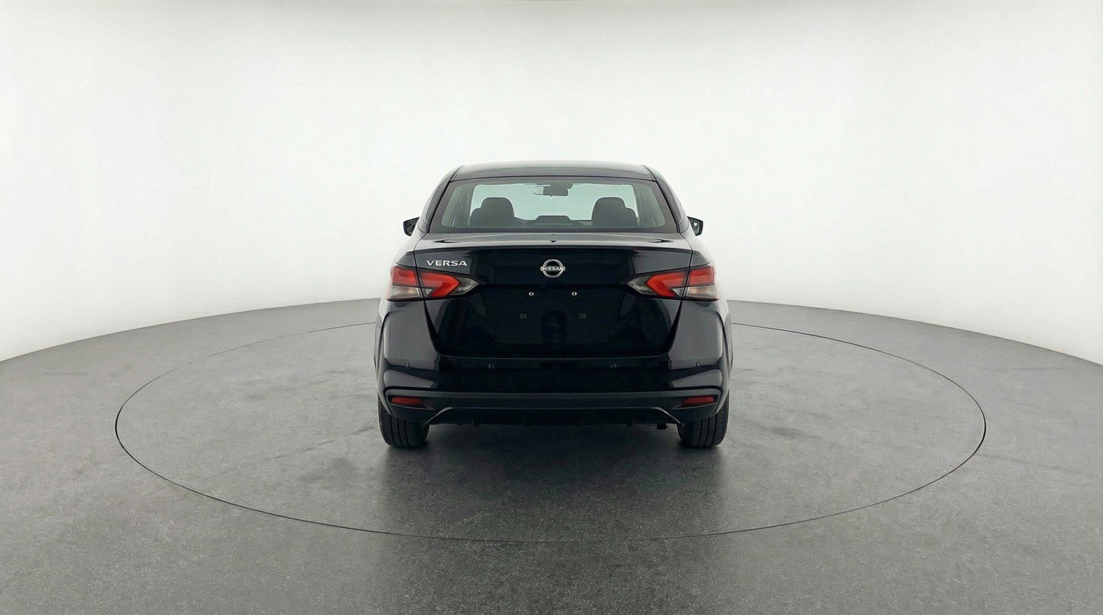 Used 2025 Nissan Versa SV image 7