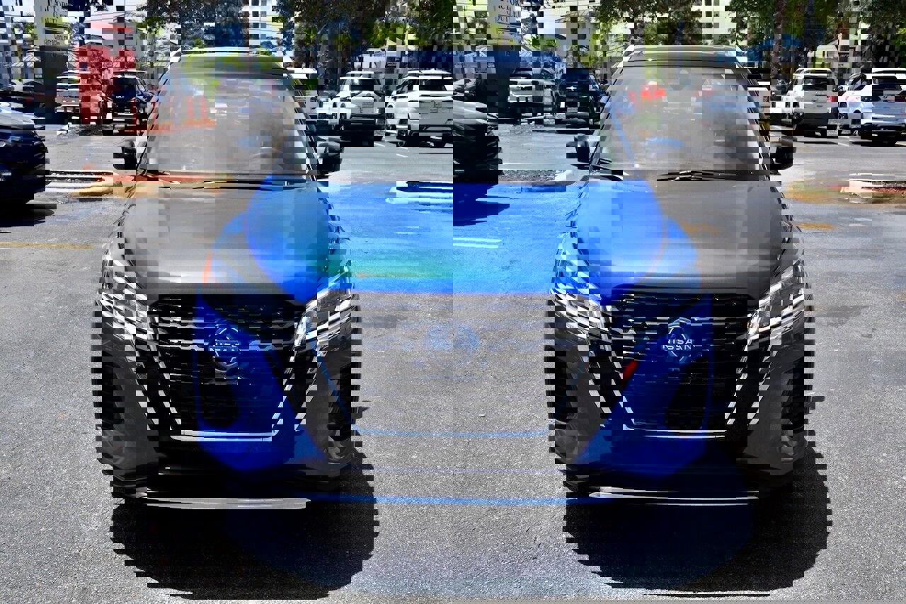 Used 2024 Nissan Kicks SV image 2